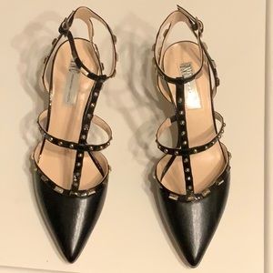 Studded strappy shoes